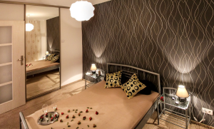 mirror bedroom
